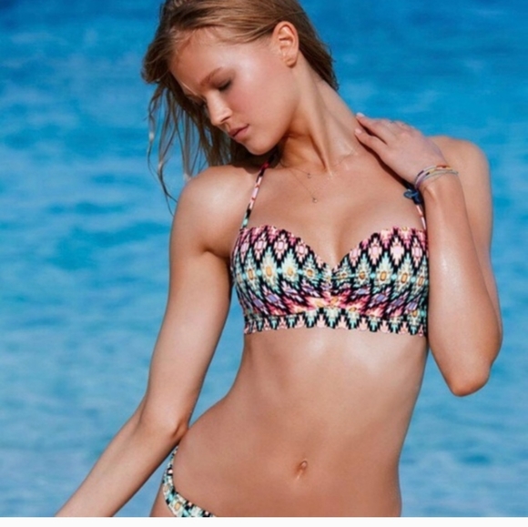 Victoria secret underwire bikini bathing suit top - Picture 1 of 9